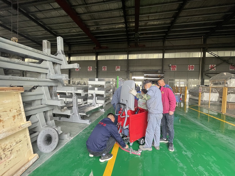 針對不同地面，怎么使用洗地機？