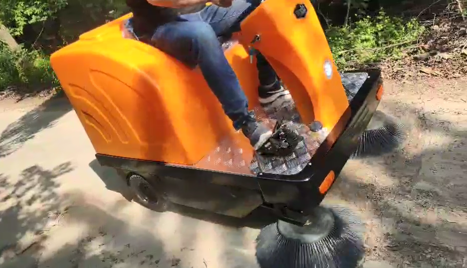 掃地機(jī)在小區(qū)的應(yīng)用優(yōu)勢(shì) 掃地機(jī)在小區(qū)的應(yīng)用優(yōu)勢(shì)