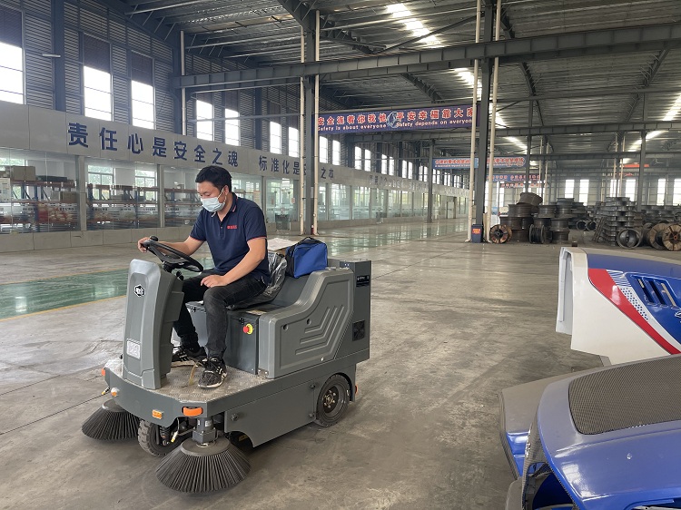 掃地車電瓶保養有哪些技巧 DSS5 (2).jpg